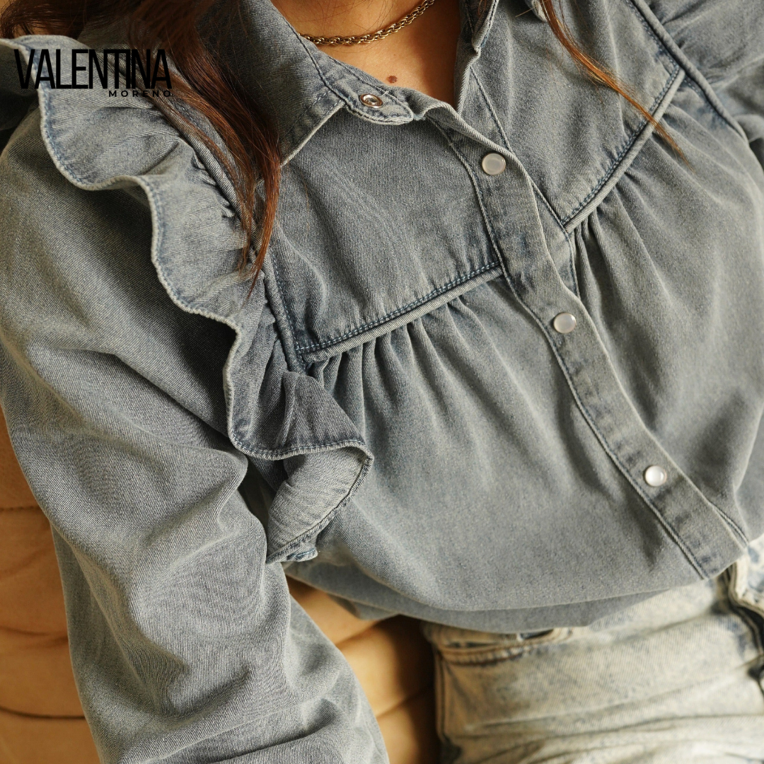 FLOR™ | Blusa con volantes de denim